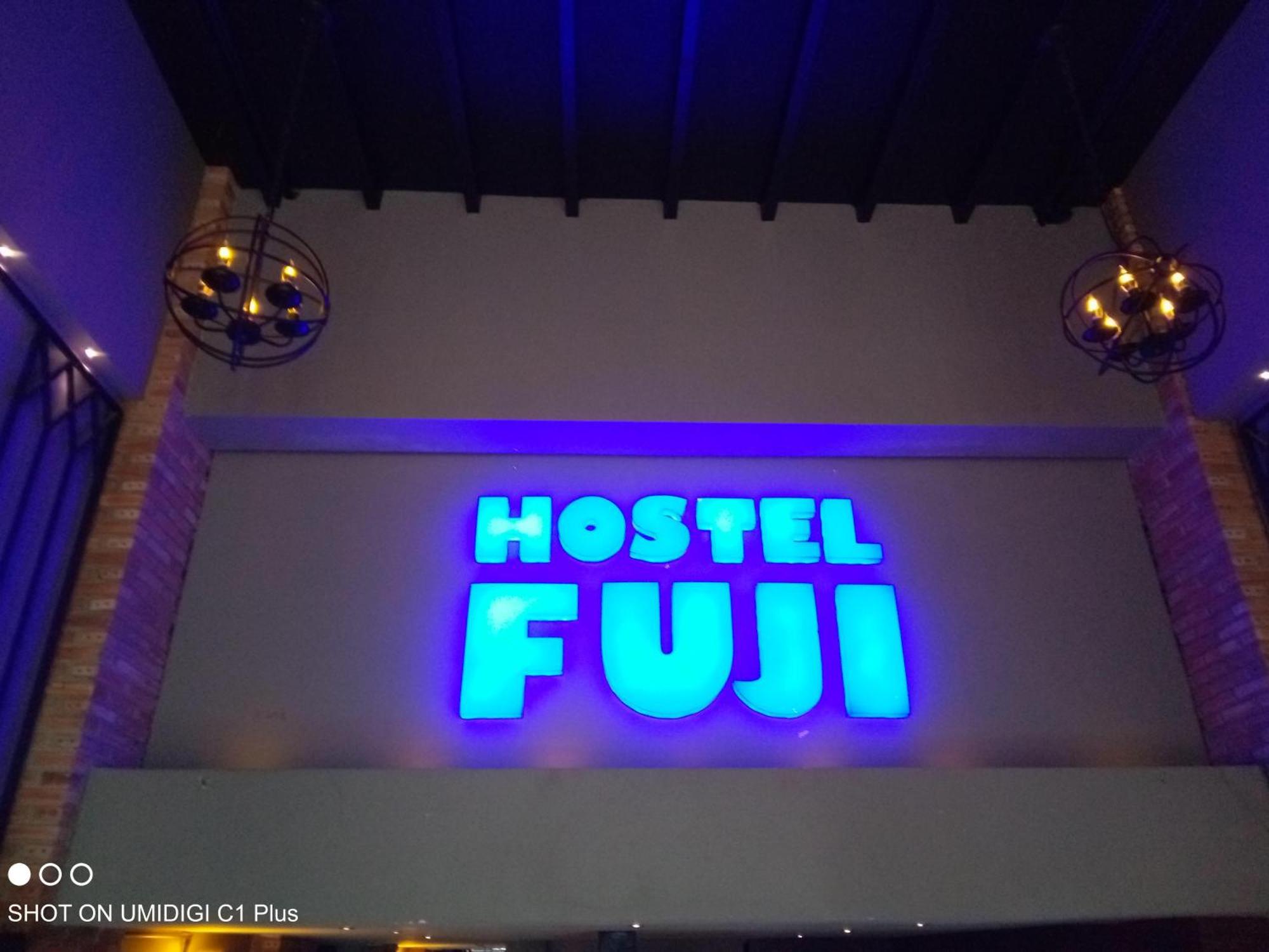 Hostel Fuji Phnom Penh Extérieur photo