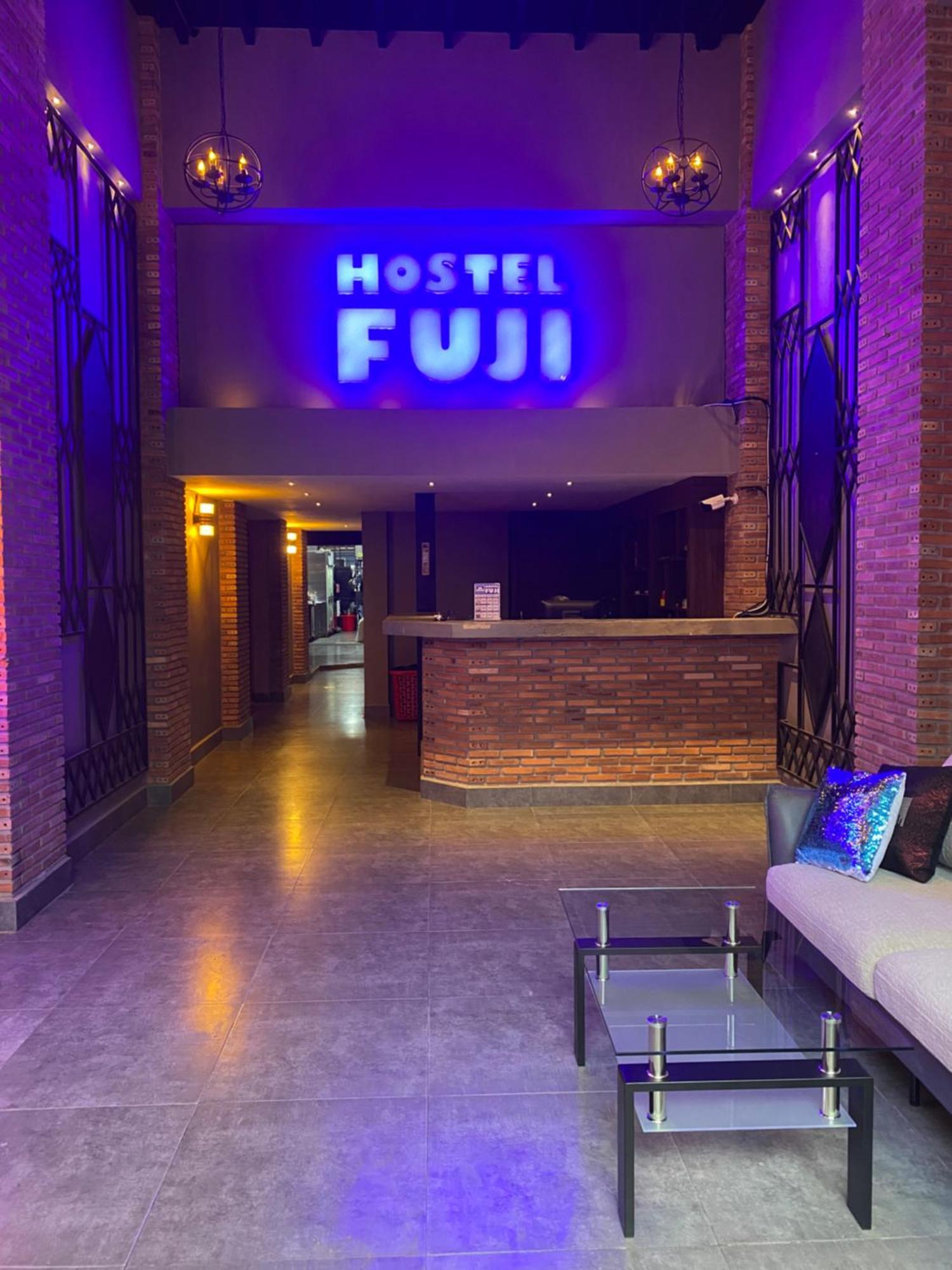 Hostel Fuji Phnom Penh Extérieur photo